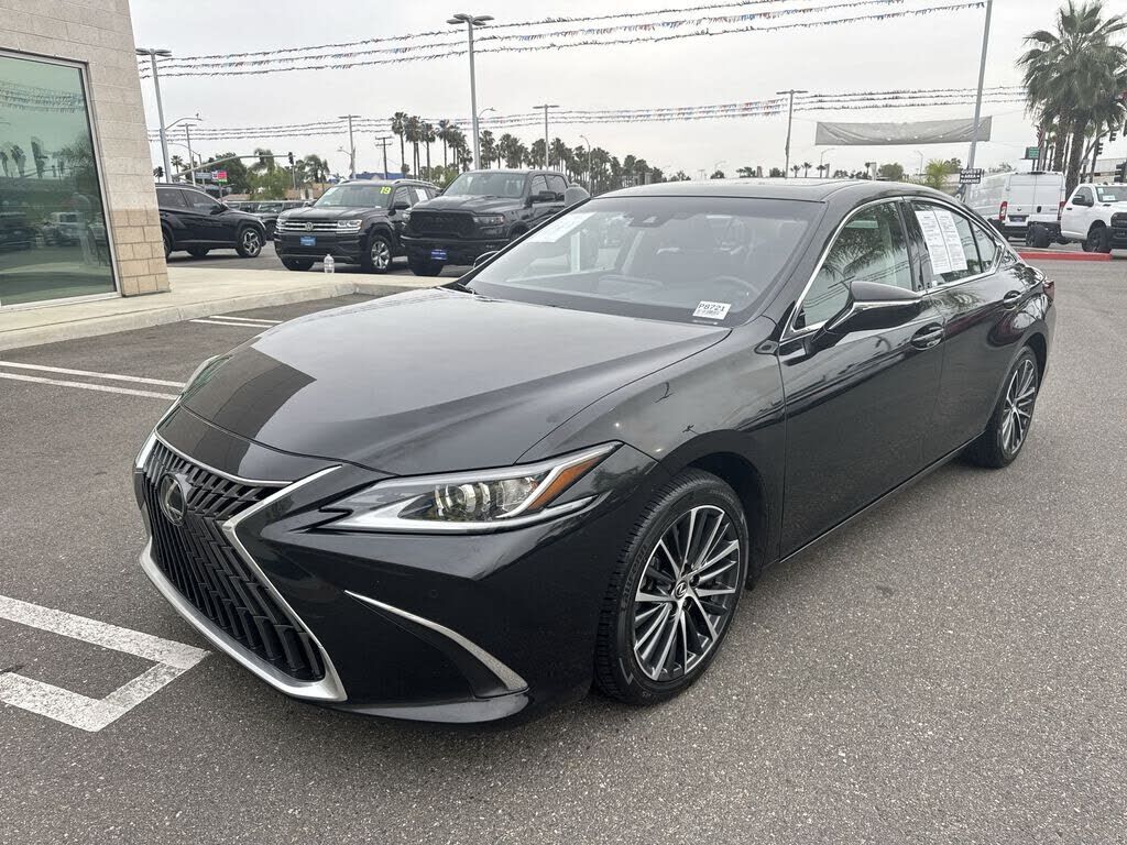 2023 LEXUS ES