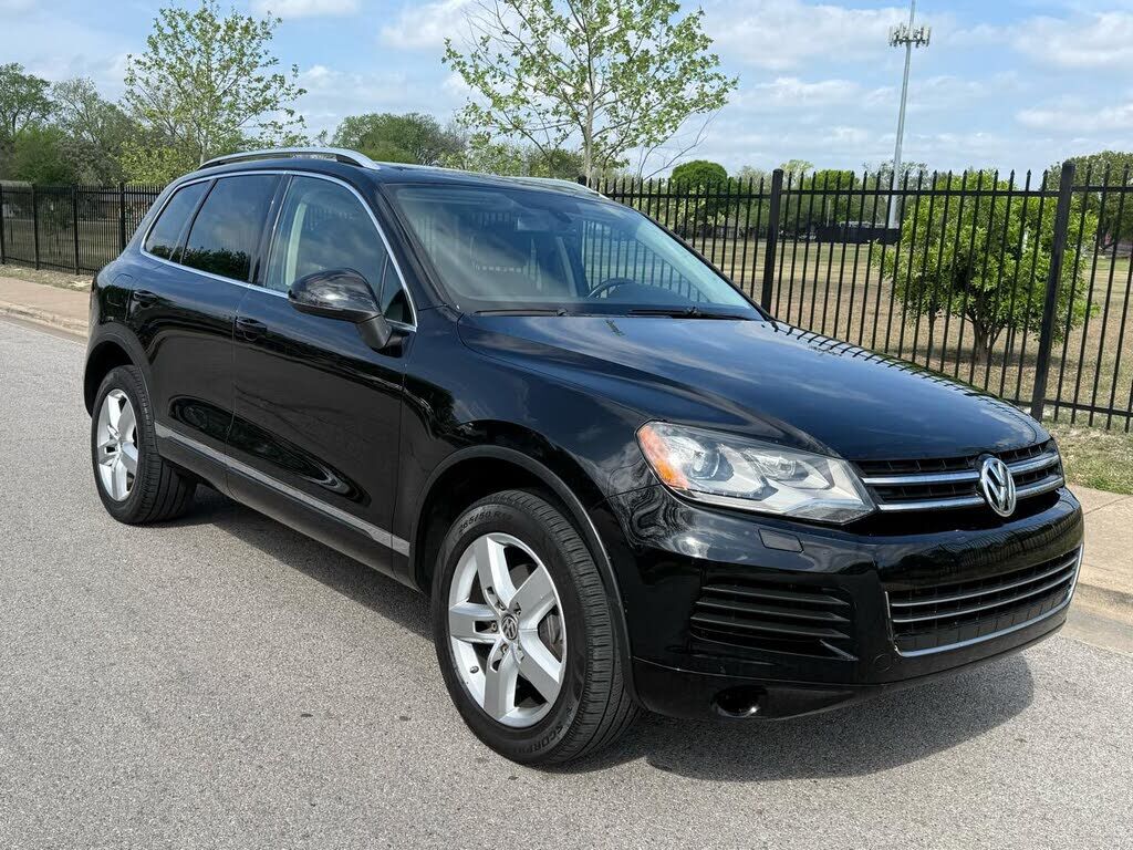 2013 VOLKSWAGEN Touareg