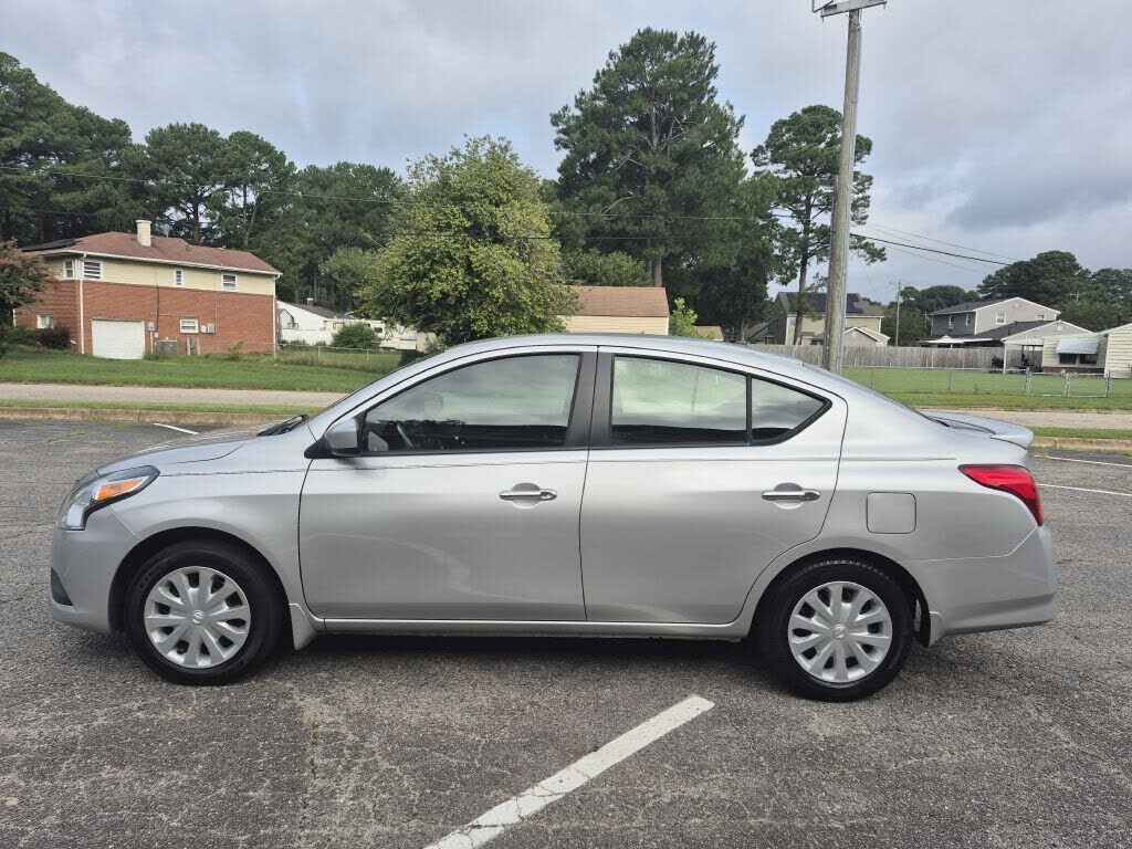 2015 NISSAN Versa