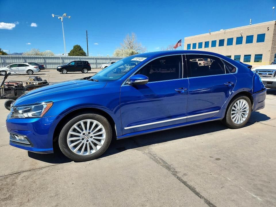2016 VOLKSWAGEN Passat