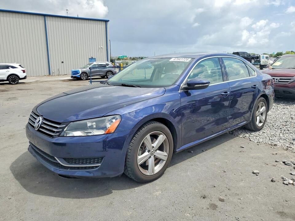 2012 VOLKSWAGEN Passat