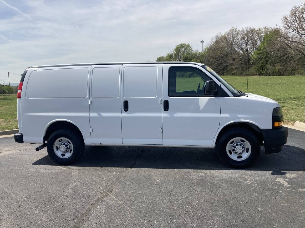 2020 CHEVROLET Express