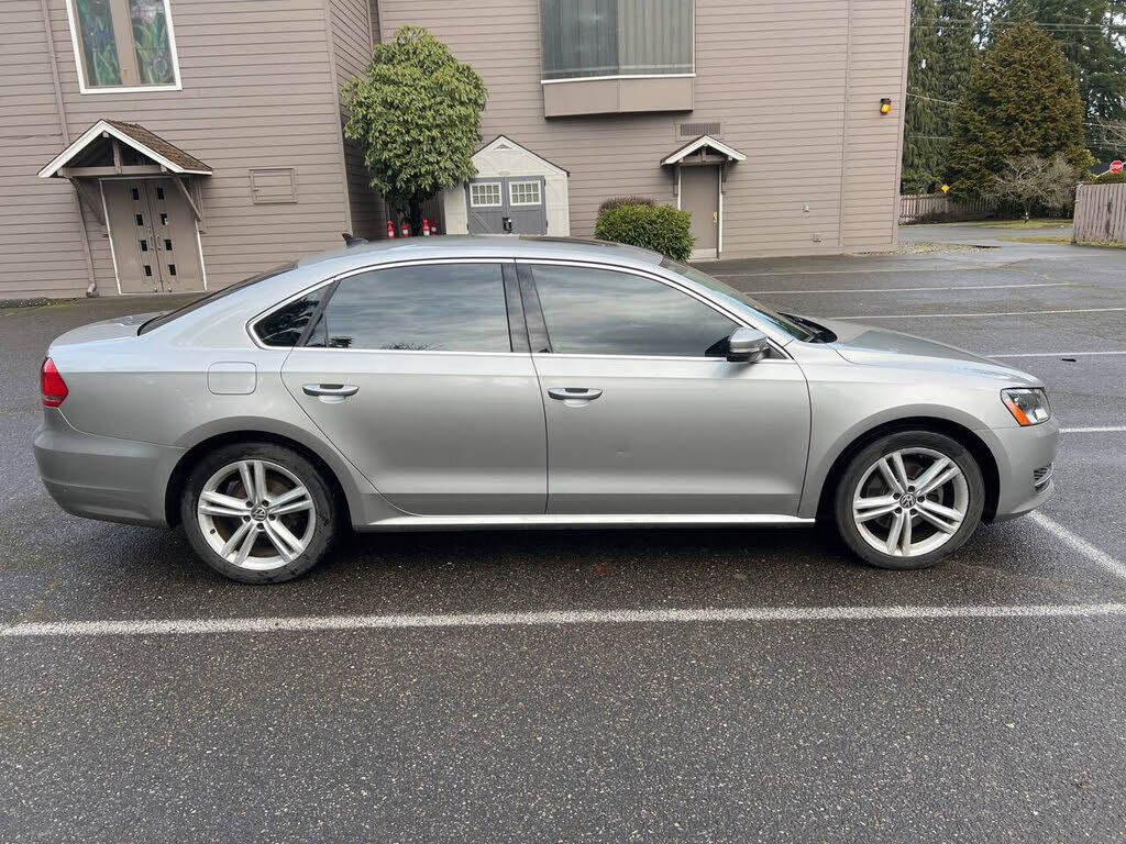 2014 VOLKSWAGEN Passat