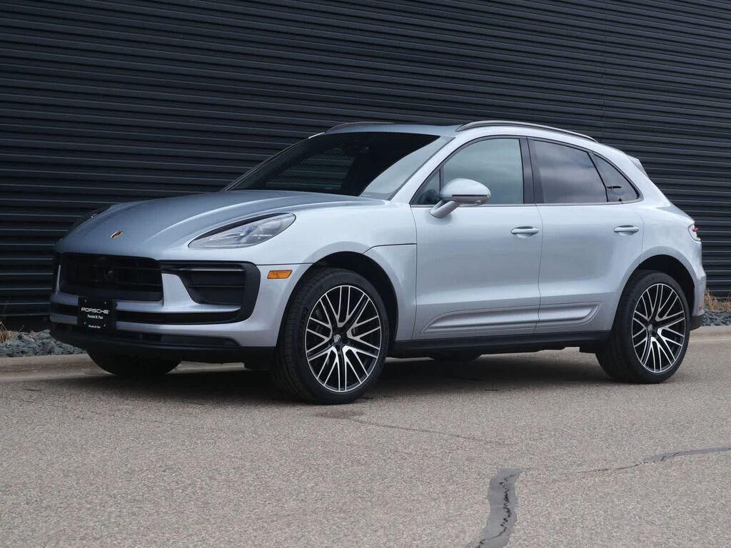 2026 PORSCHE Macan