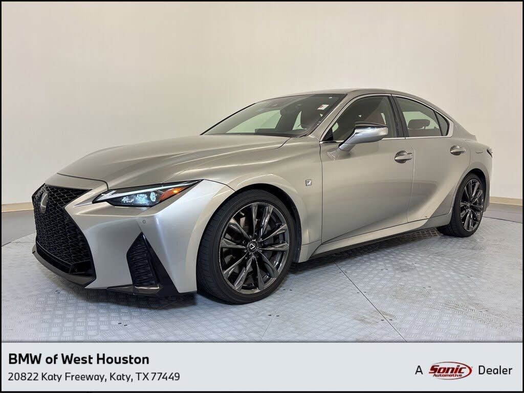 2021 LEXUS IS