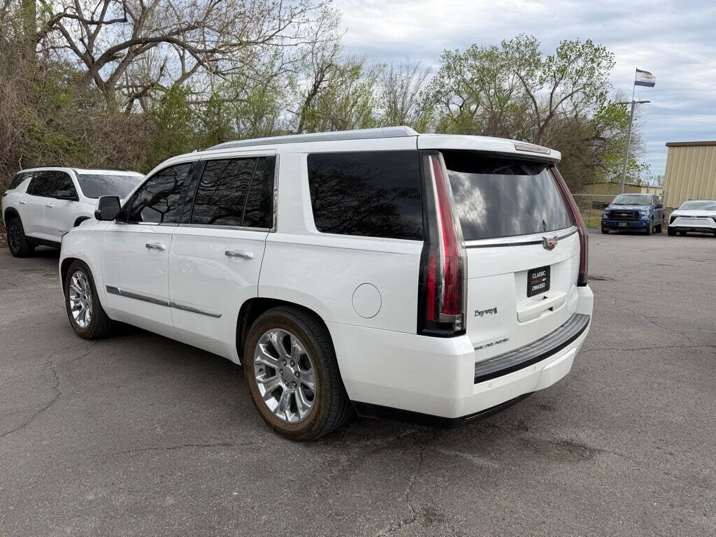 2016 CADILLAC Escalade