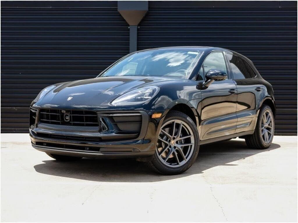 2025 PORSCHE Macan