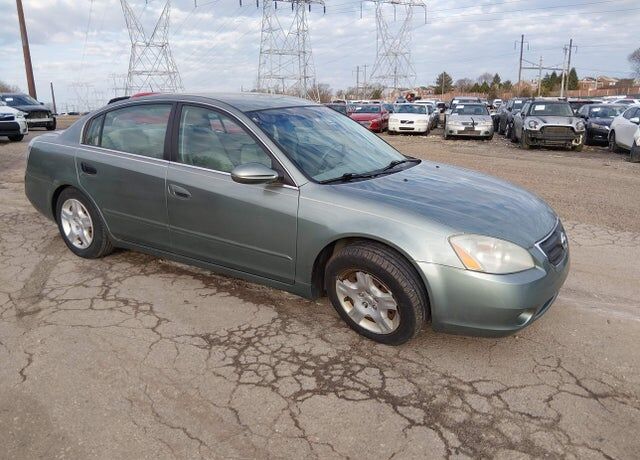 2004 NISSAN Altima