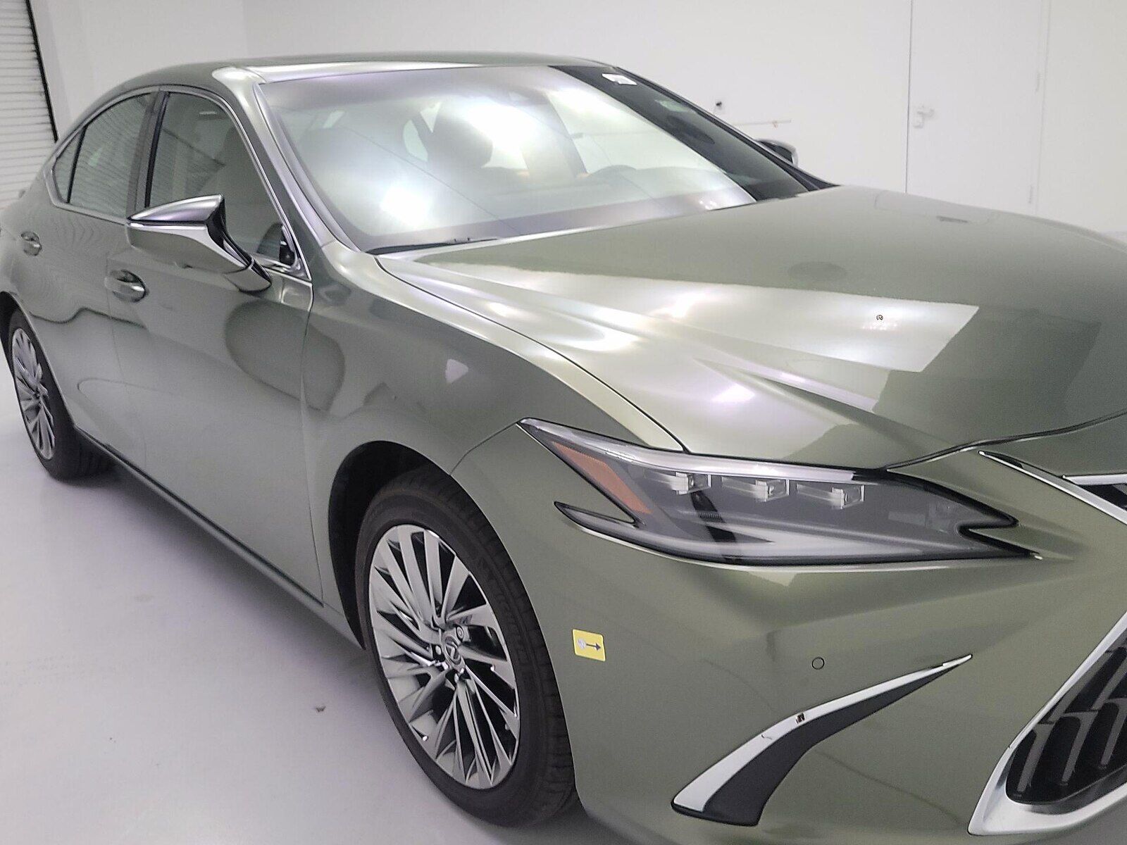 2024 LEXUS ES