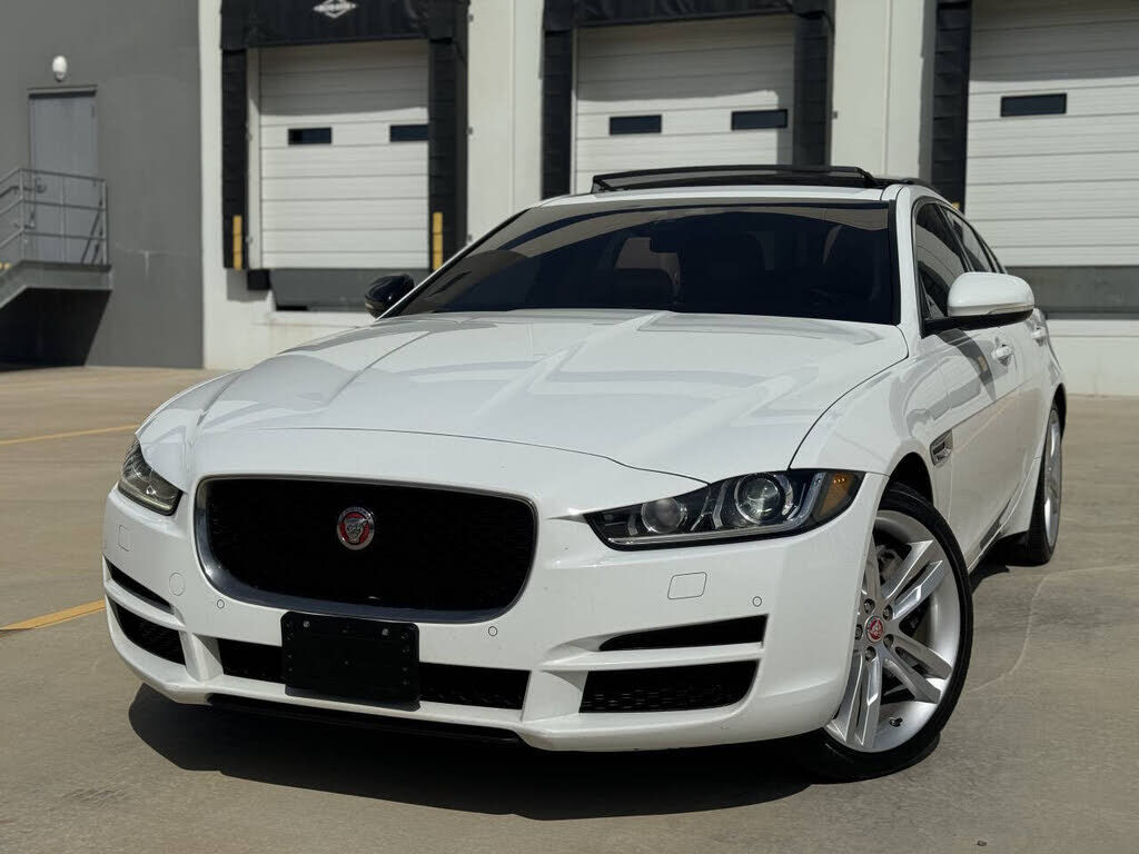 2017 JAGUAR XE