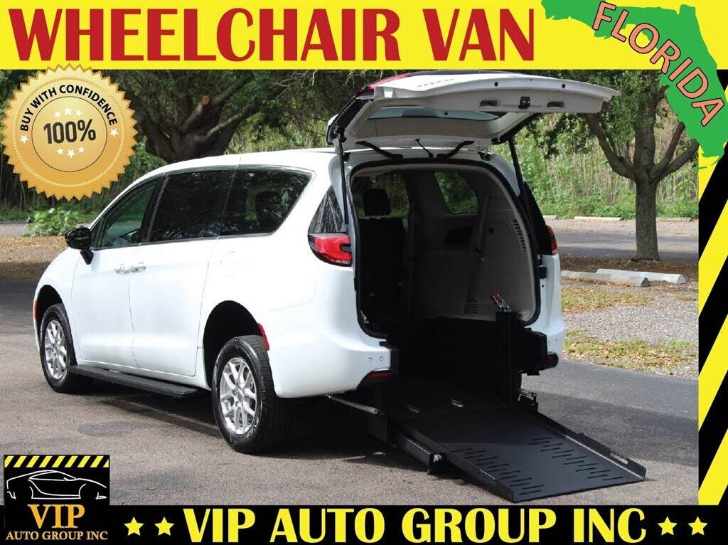 2024 CHRYSLER Pacifica