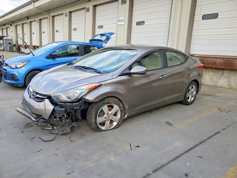 2013 HYUNDAI Elantra