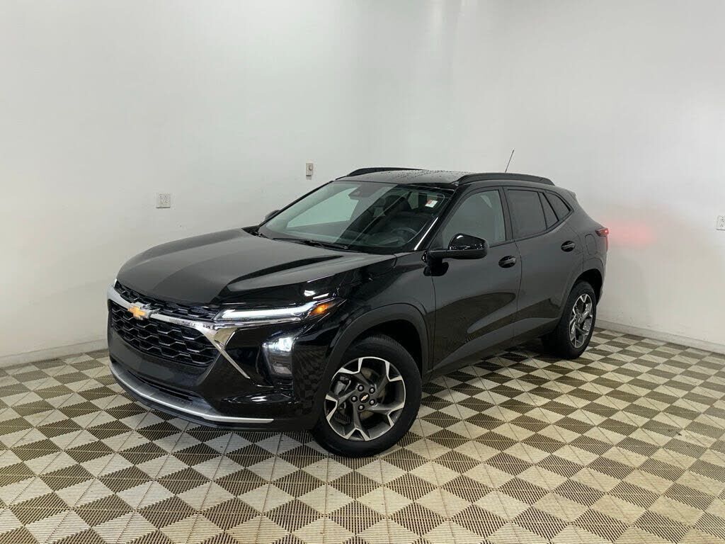 2025 CHEVROLET Trax