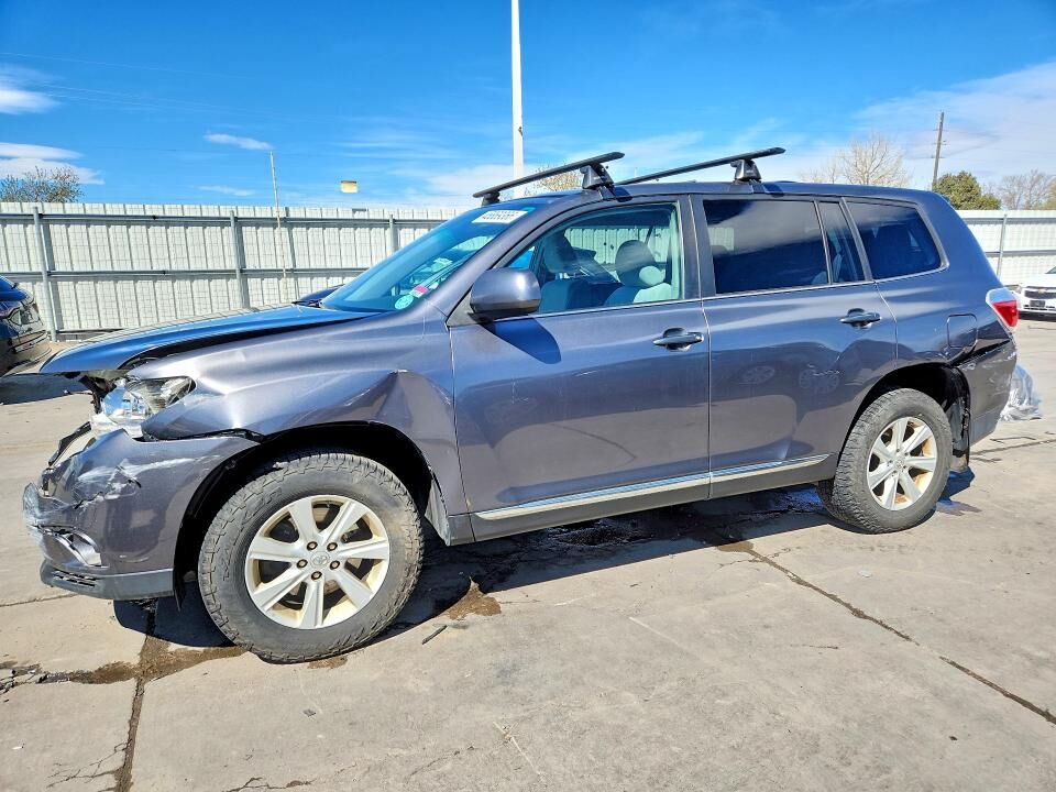 2013 TOYOTA Highlander