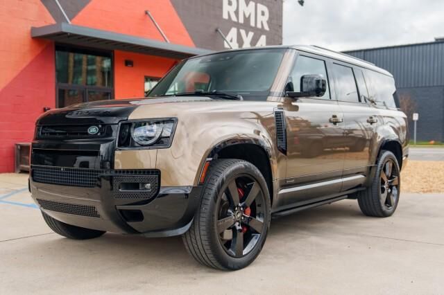 2025 LAND ROVER Defender