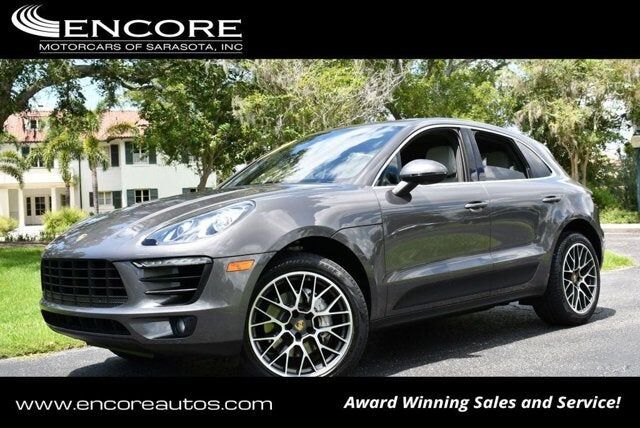 2017 PORSCHE Macan