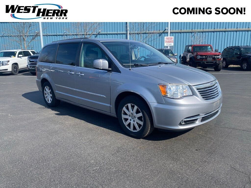 2013 CHRYSLER Town and Country