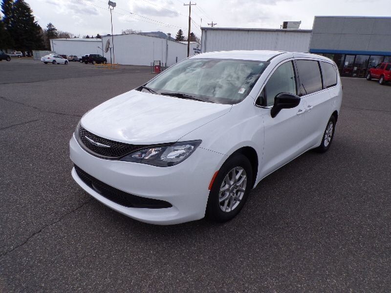 2024 CHRYSLER Voyager