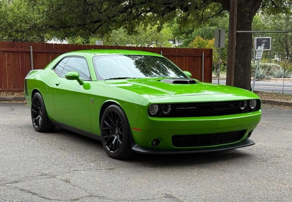 2017 DODGE Challenger