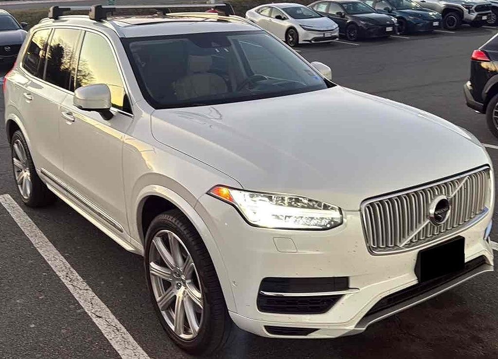 2017 VOLVO XC90
