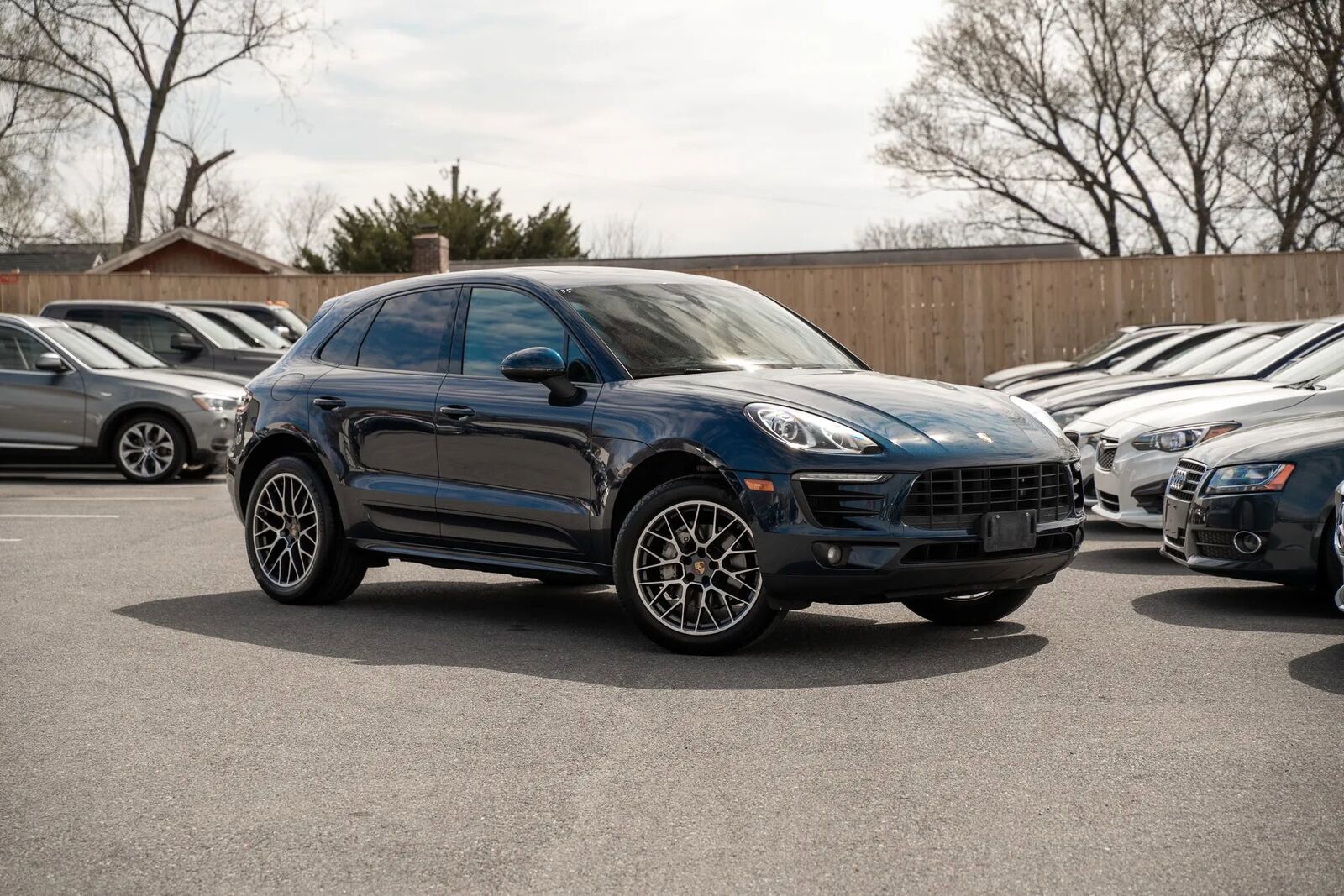 2016 PORSCHE Macan