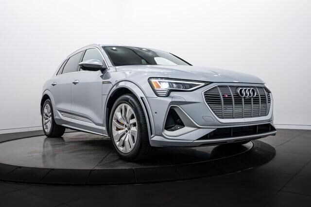 2023 AUDI e-tron