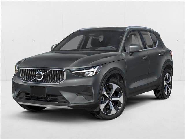 2026 VOLVO XC40