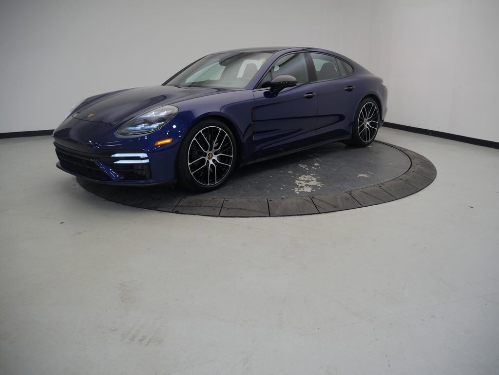2022 PORSCHE Panamera