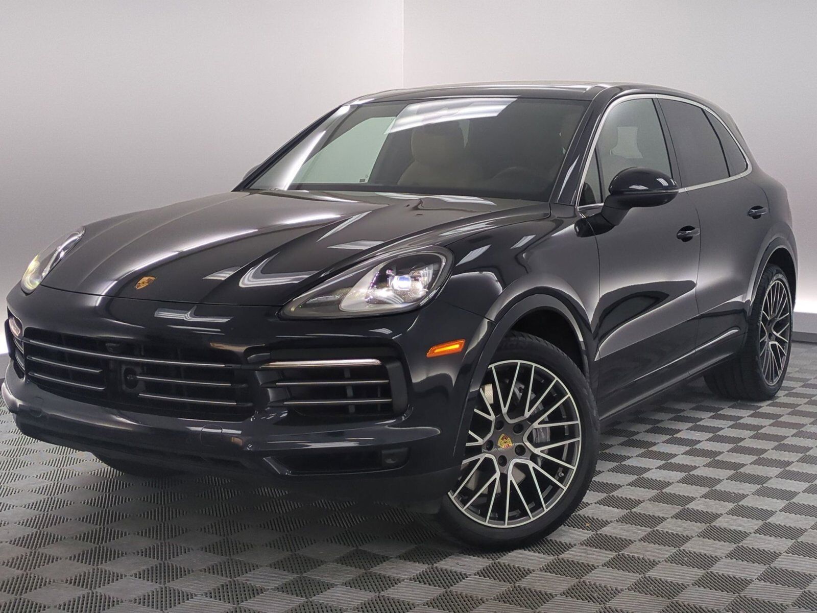 2023 PORSCHE Cayenne