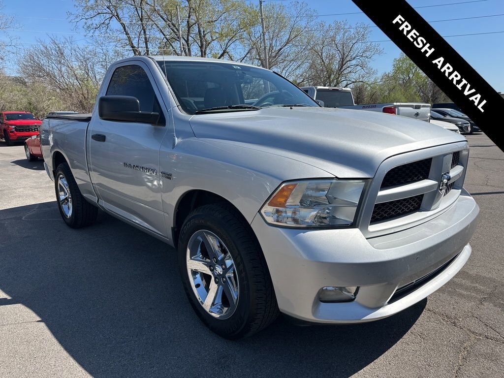 2012 DODGE Ram