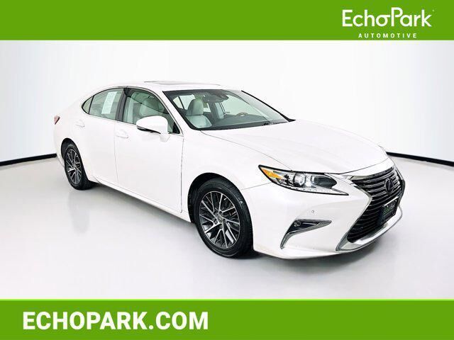 2017 LEXUS ES