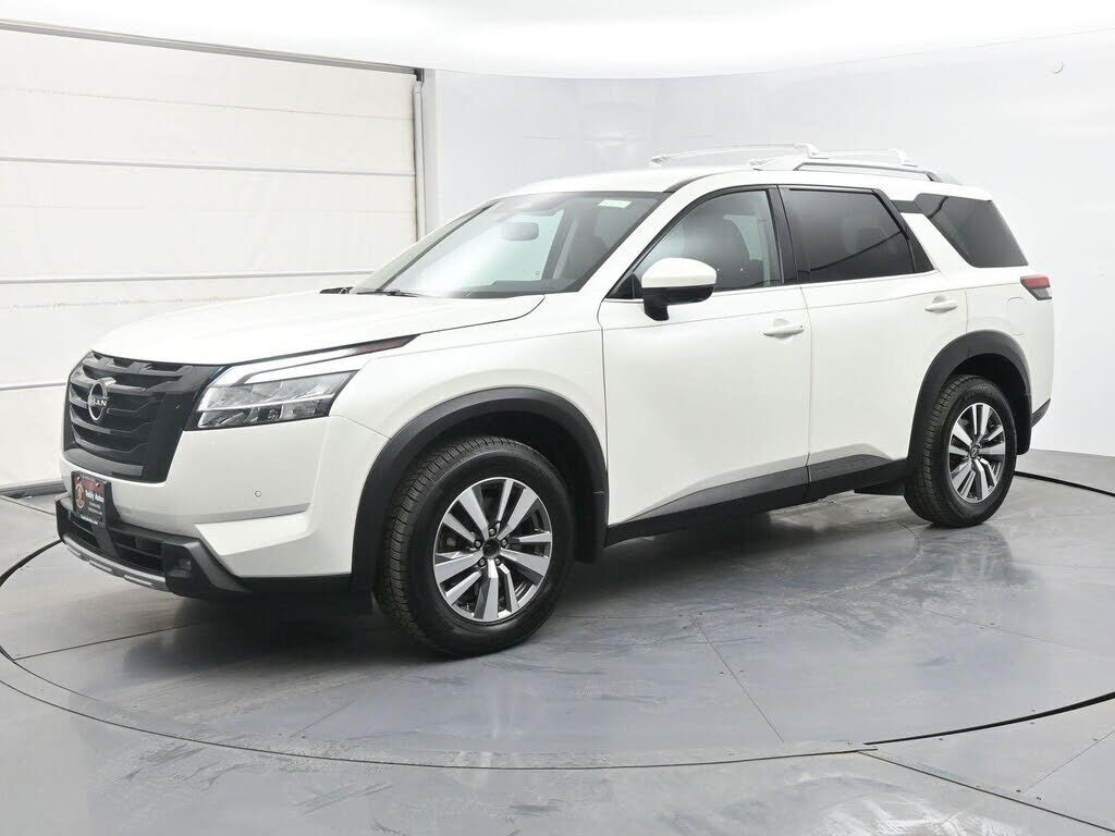 2022 NISSAN Pathfinder