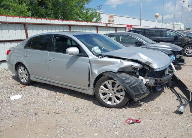 2012 TOYOTA Avalon