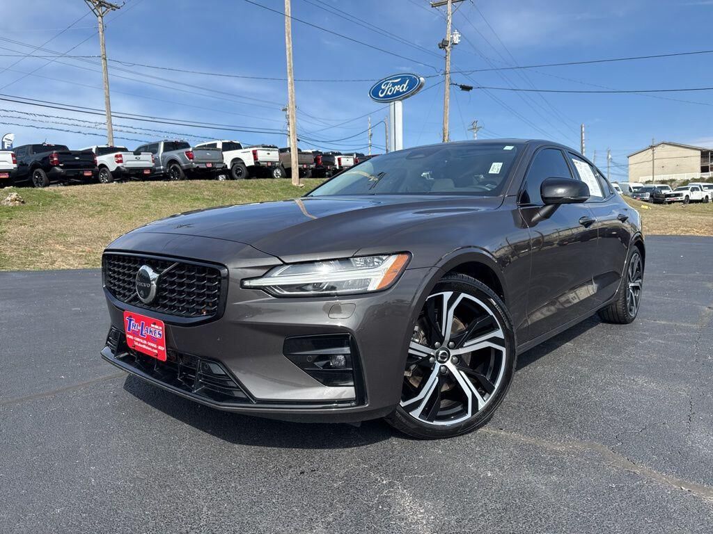2023 VOLVO S60