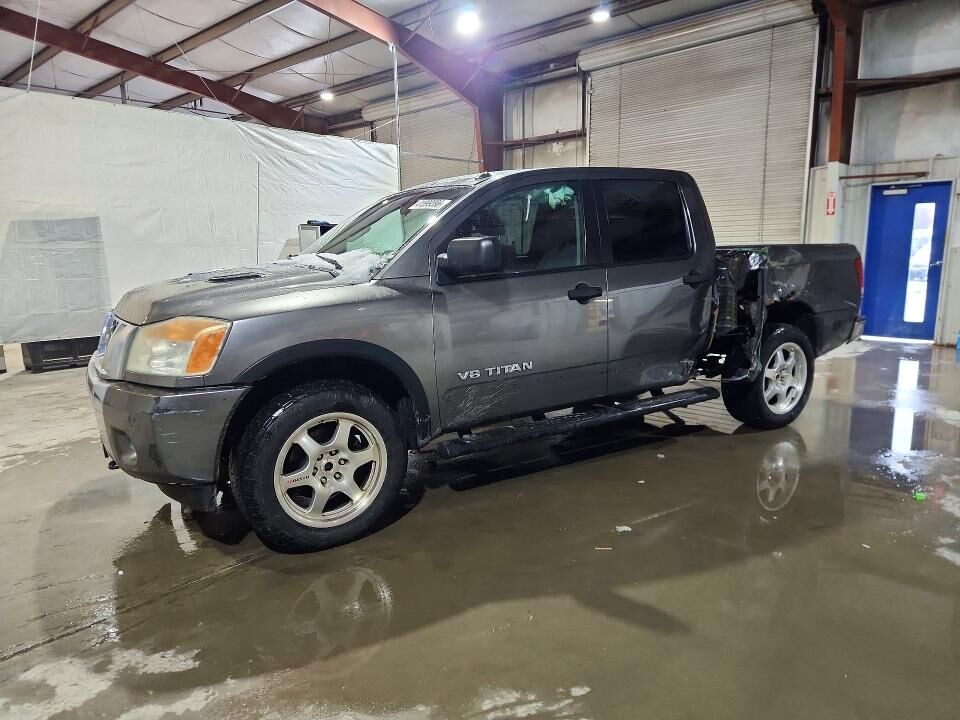 2015 NISSAN Titan