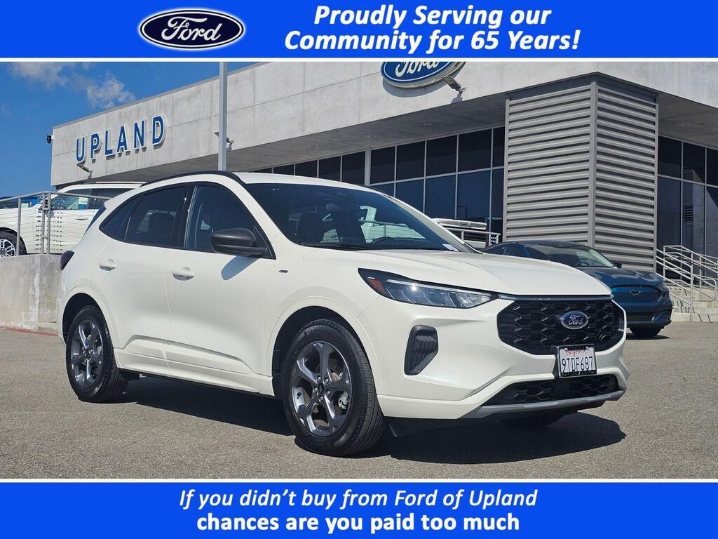 2024 FORD Escape