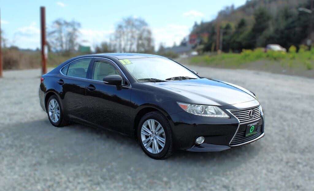 2013 LEXUS ES