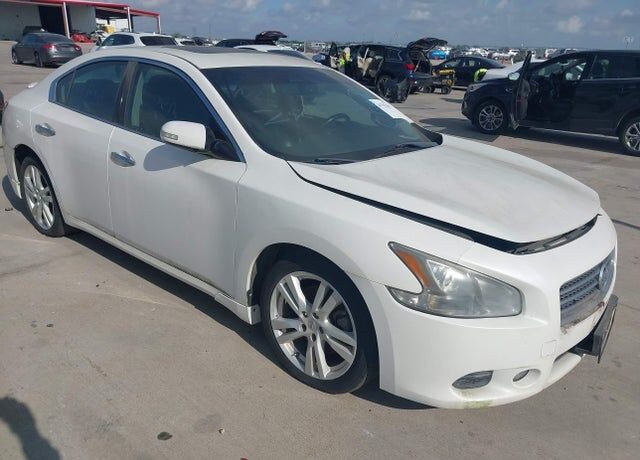 2010 NISSAN Maxima