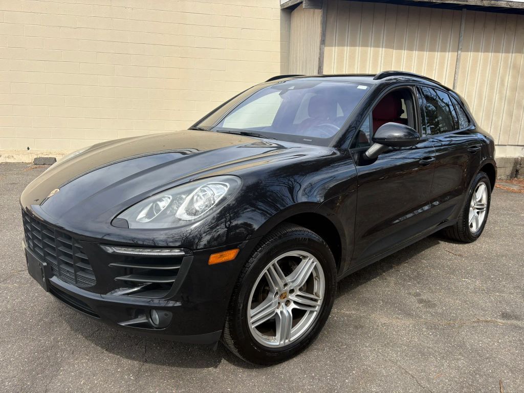 2017 PORSCHE Macan