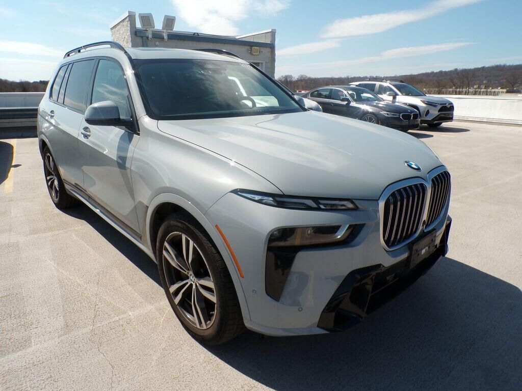 2023 BMW X7