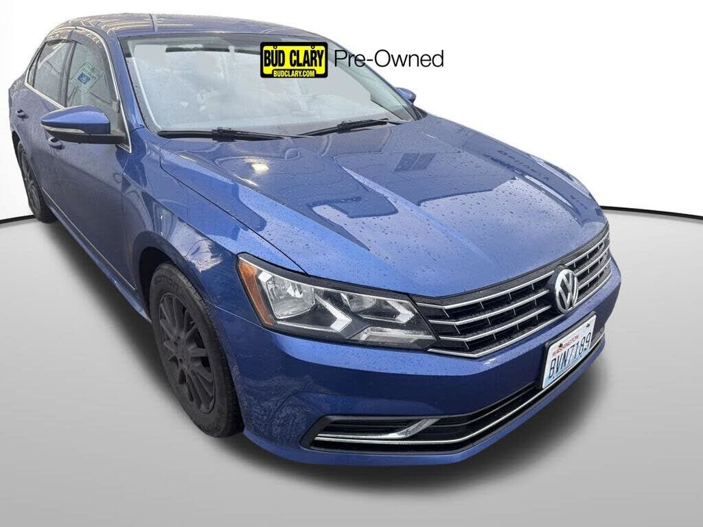 2016 VOLKSWAGEN Passat