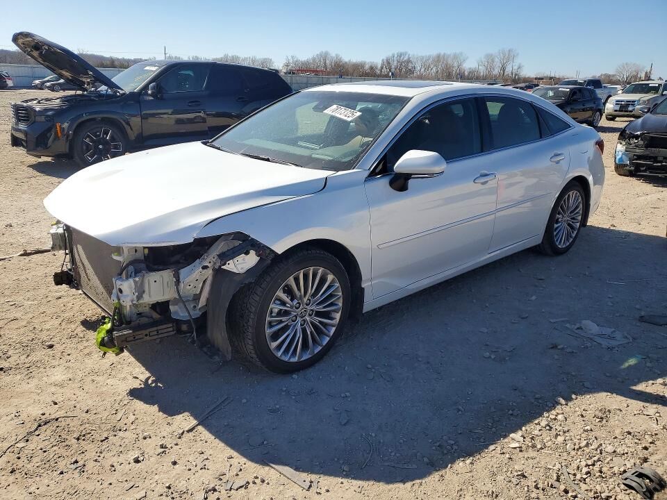2022 TOYOTA Avalon