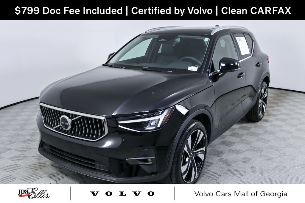 2023 VOLVO XC40