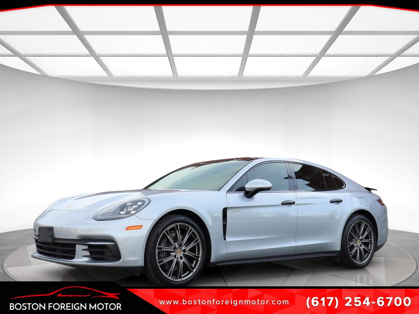 2018 PORSCHE Panamera