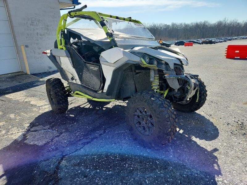 2015 CAN-AM Maverick - XDS DPS