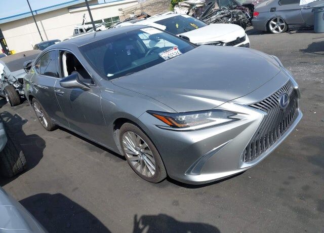 2021 LEXUS ES