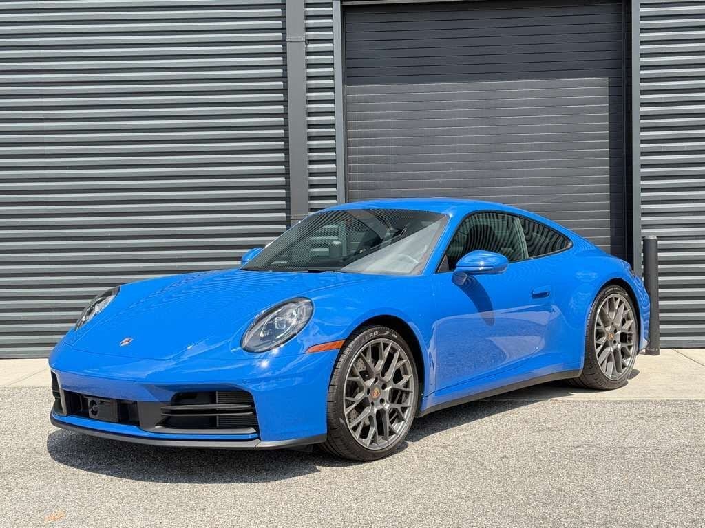 2025 PORSCHE 911