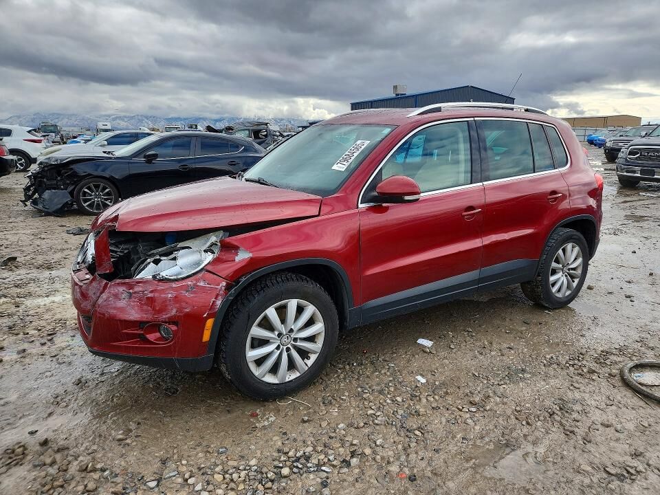 2011 VOLKSWAGEN Tiguan