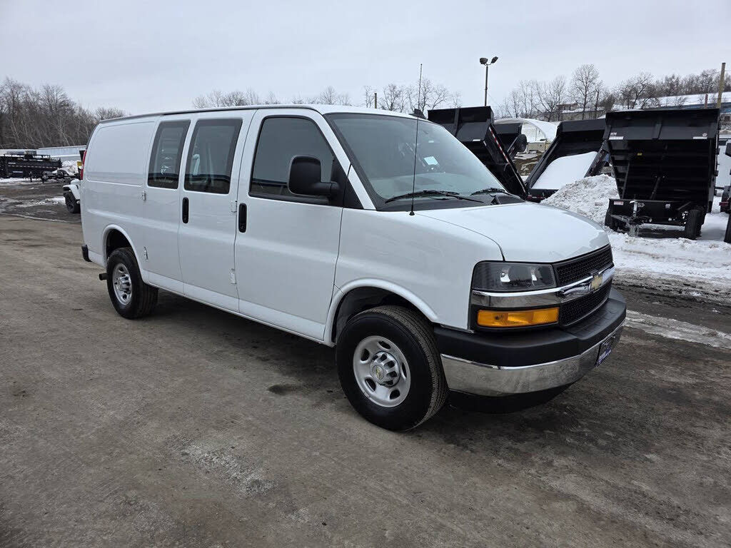 2023 CHEVROLET Express