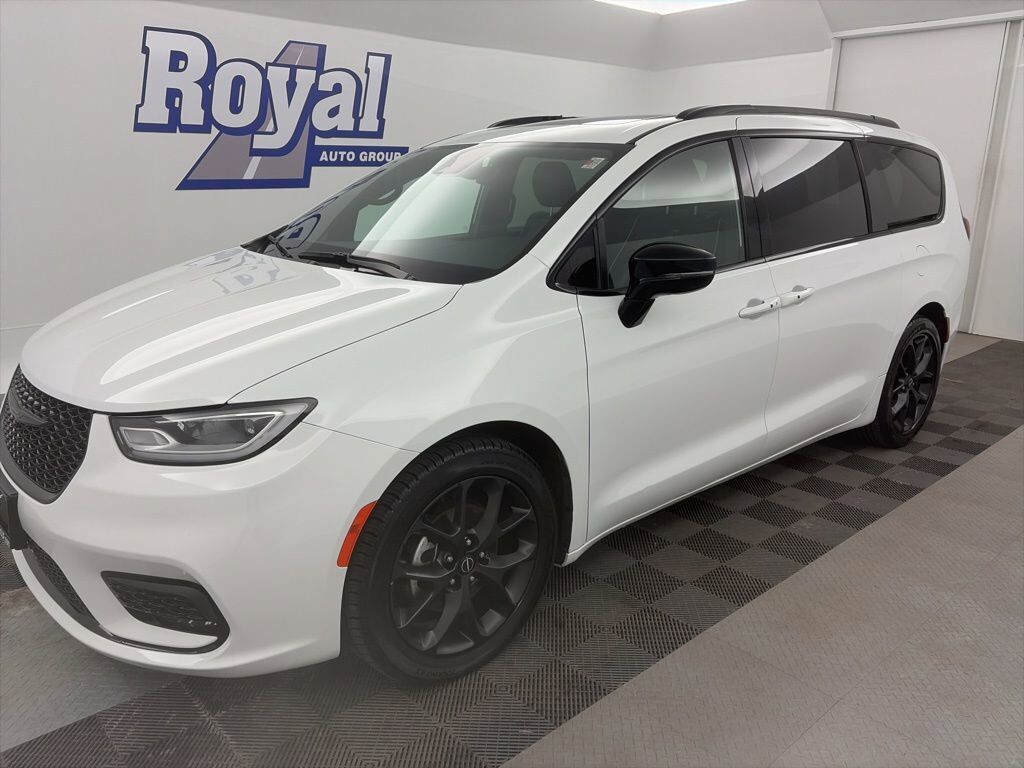 2025 CHRYSLER Pacifica